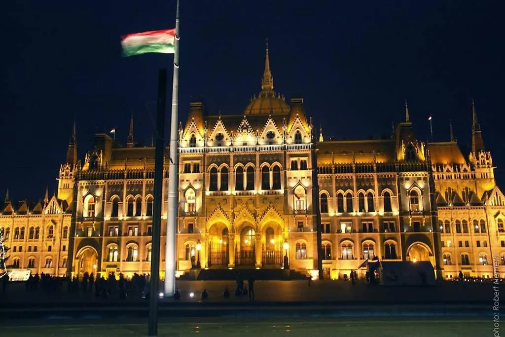 Nice And Cozy Apartment Next To The Parliament Budapesta Ungaria